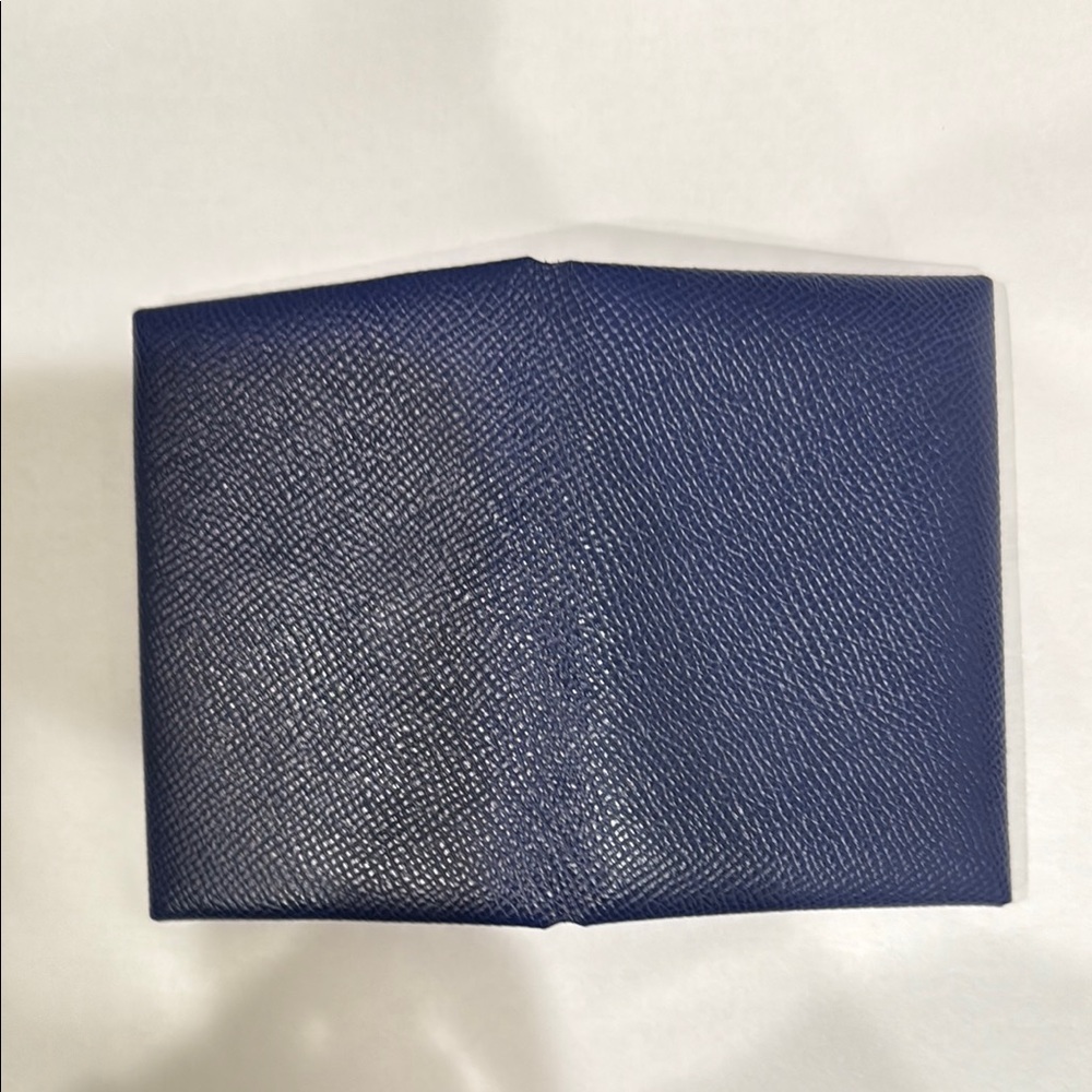 Hermes Navy Leather Card Holder
Auth 💯